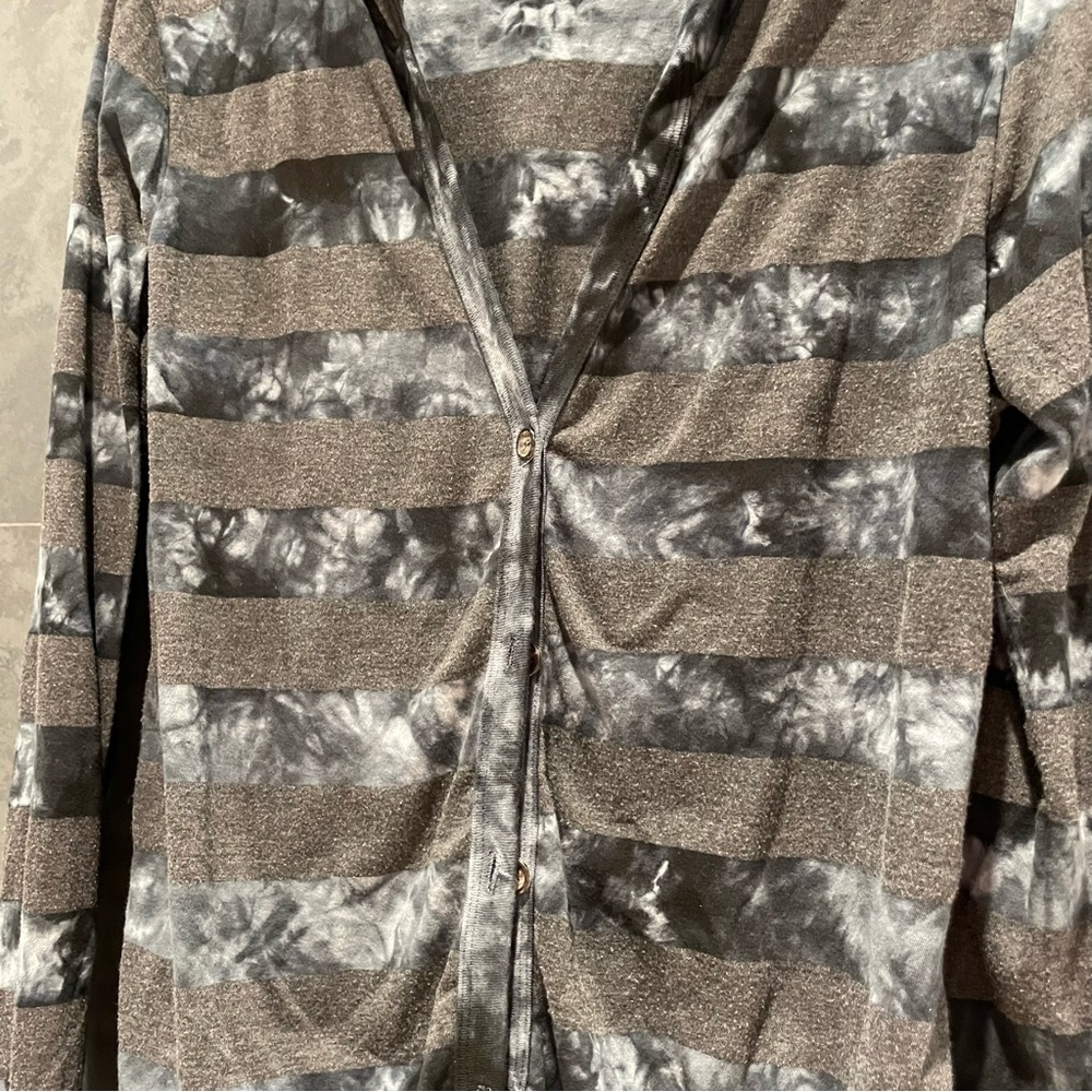 Cardigan - Picture 2 of 6